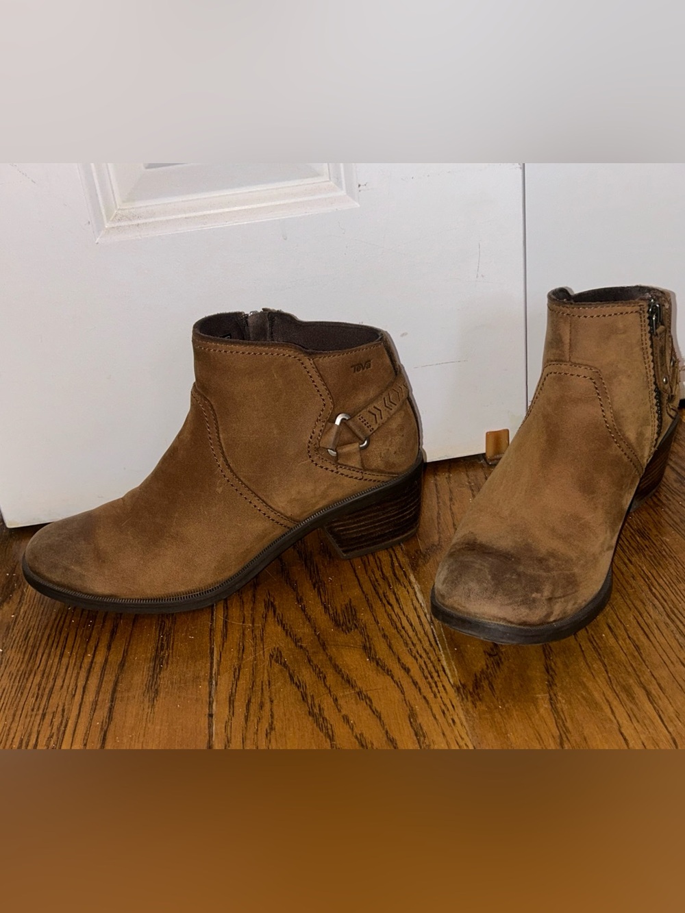 Comfortable and well made Teva ankle boots brown